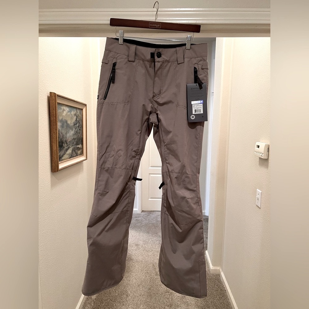 Parklan 686 Snow ski pants khaki heather NWT women’s size medium.